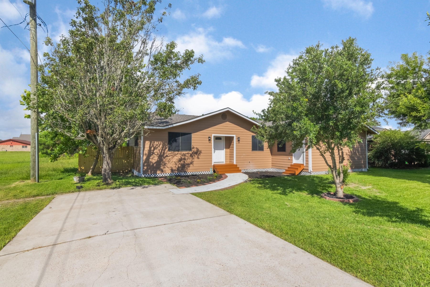 113 N Holmes Street La Porte TX 77571