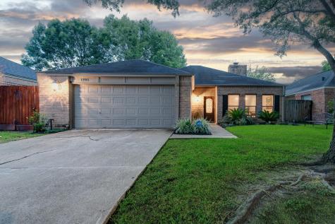 12915 Avenida Vaquero Street Houston TX 77077