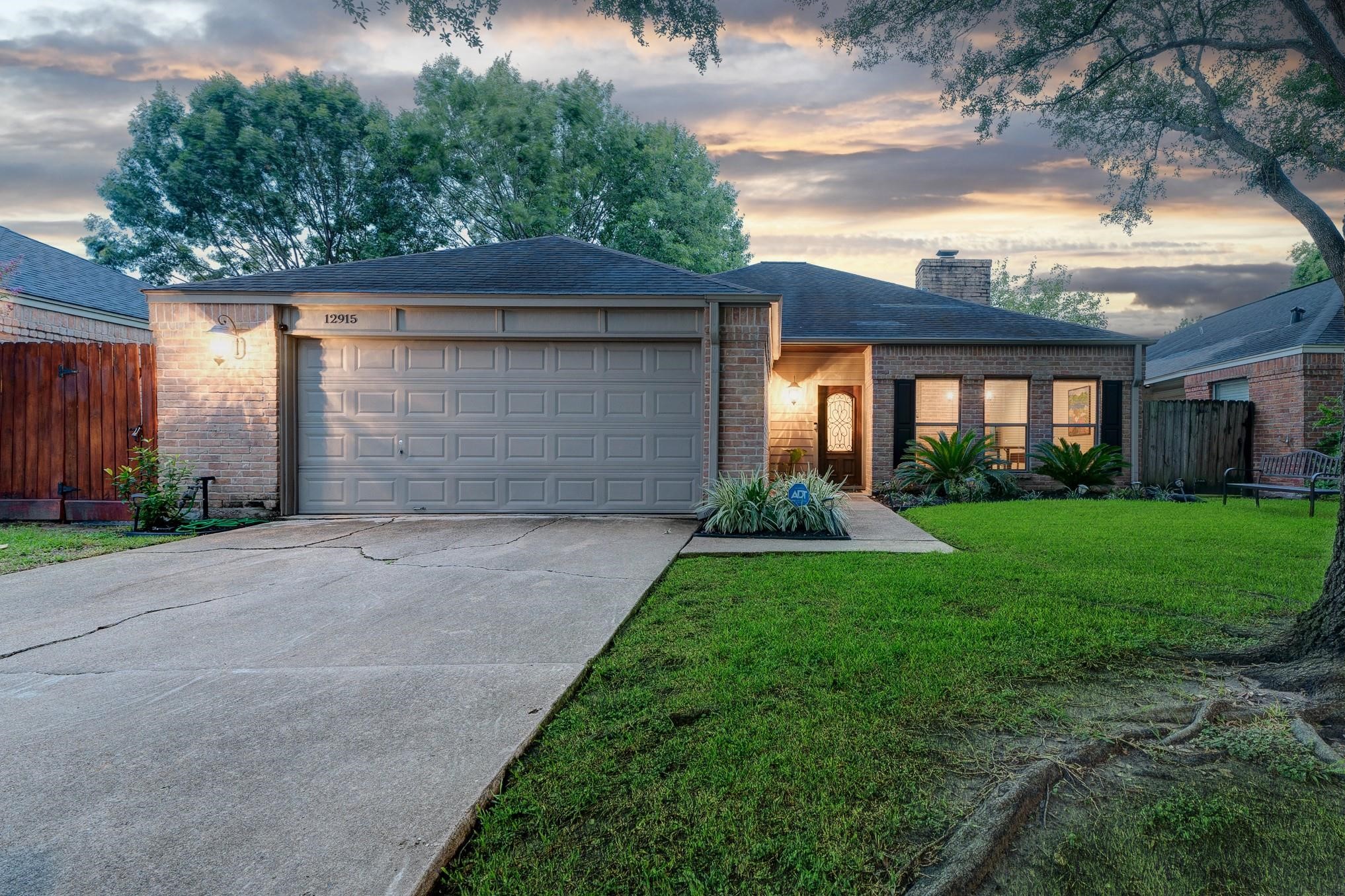 12915 Avenida Vaquero Street Houston TX 77077