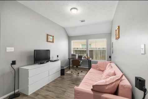 3827 Shady Breeze Drive Houston TX 77082