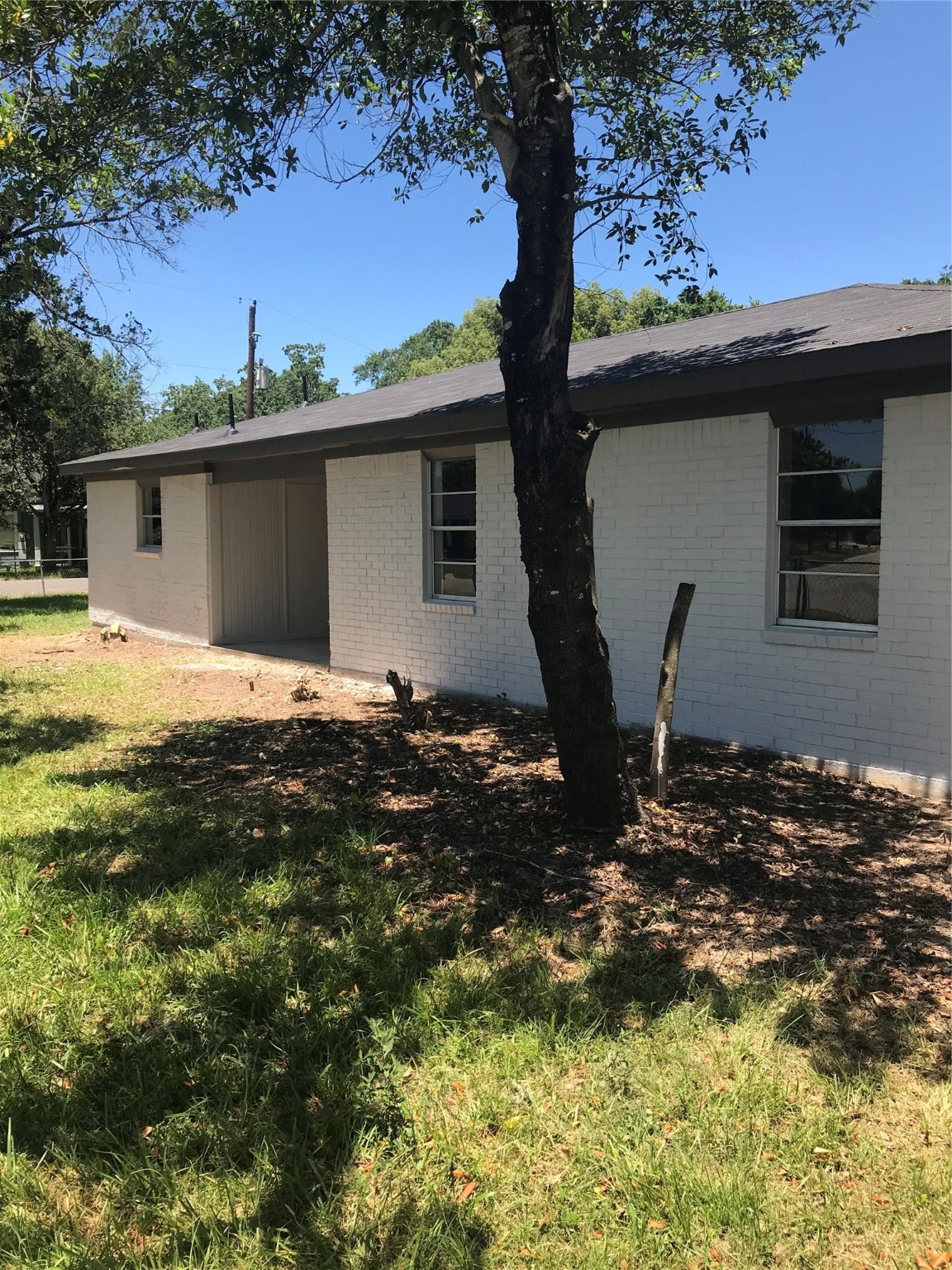902 Silliman Street Sealy TX 77474