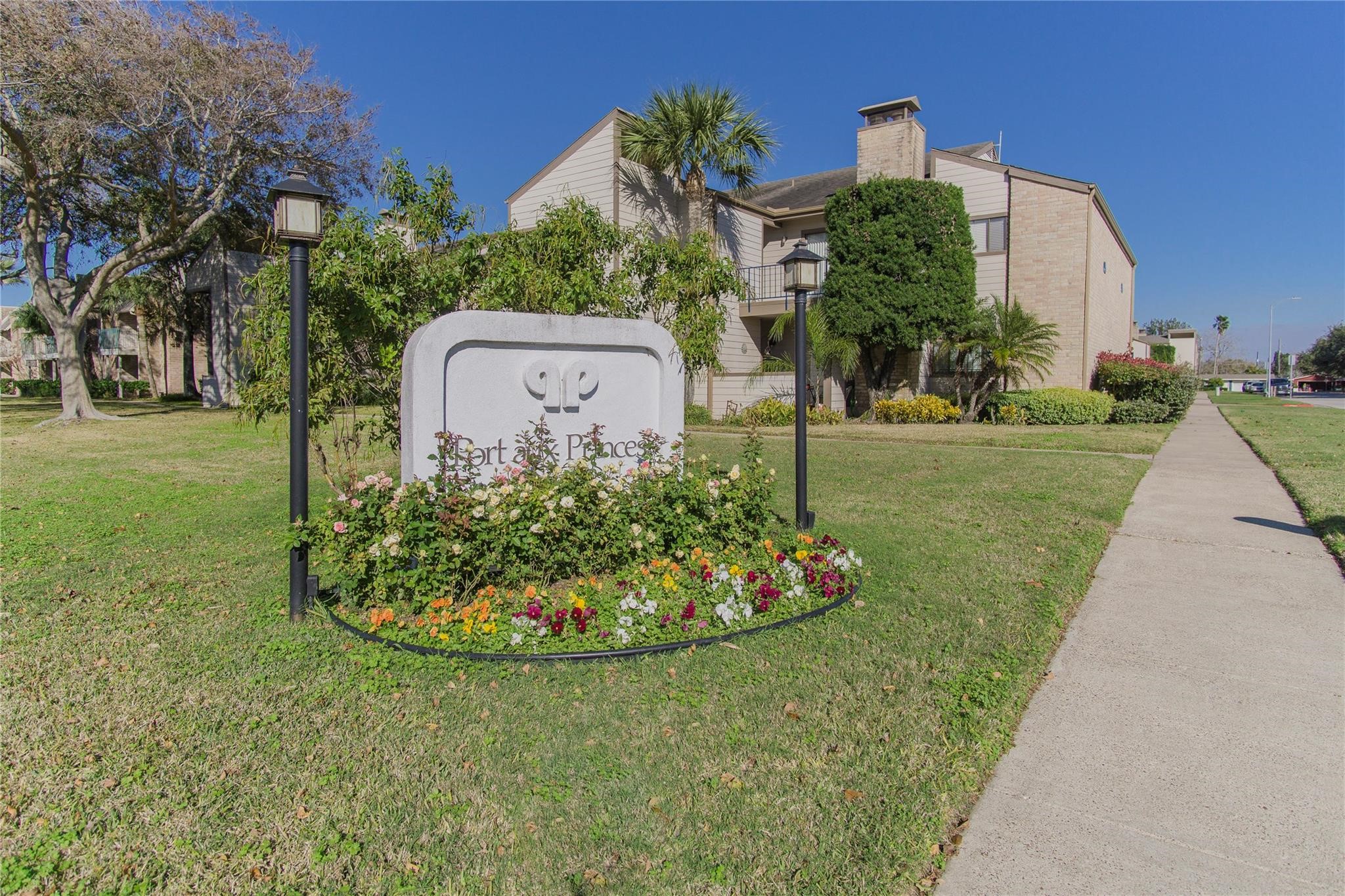 7030 N Holiday Drive Galveston TX 77550