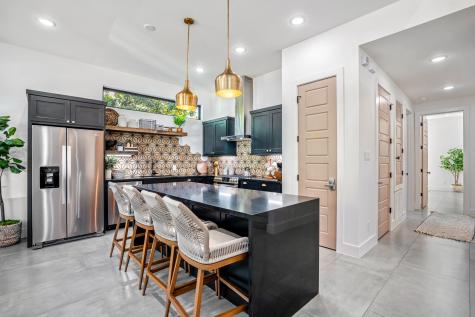 207 Lockwood Drive 1 Houston TX 77011