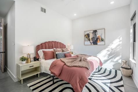 207 Lockwood Drive 1 Houston TX 77011