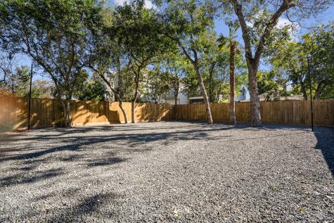 207 Lockwood Drive 1 Houston TX 77011