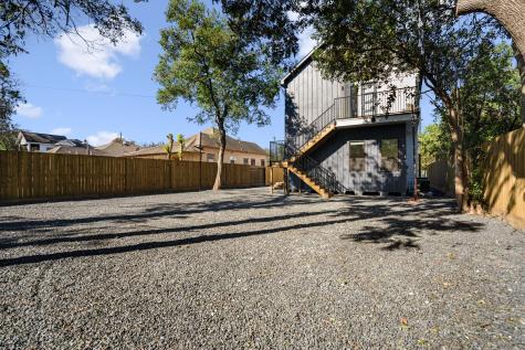 207 Lockwood Drive 1 Houston TX 77011