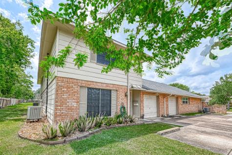 17103 Blackhawk Boulevard Friendswood TX 77546