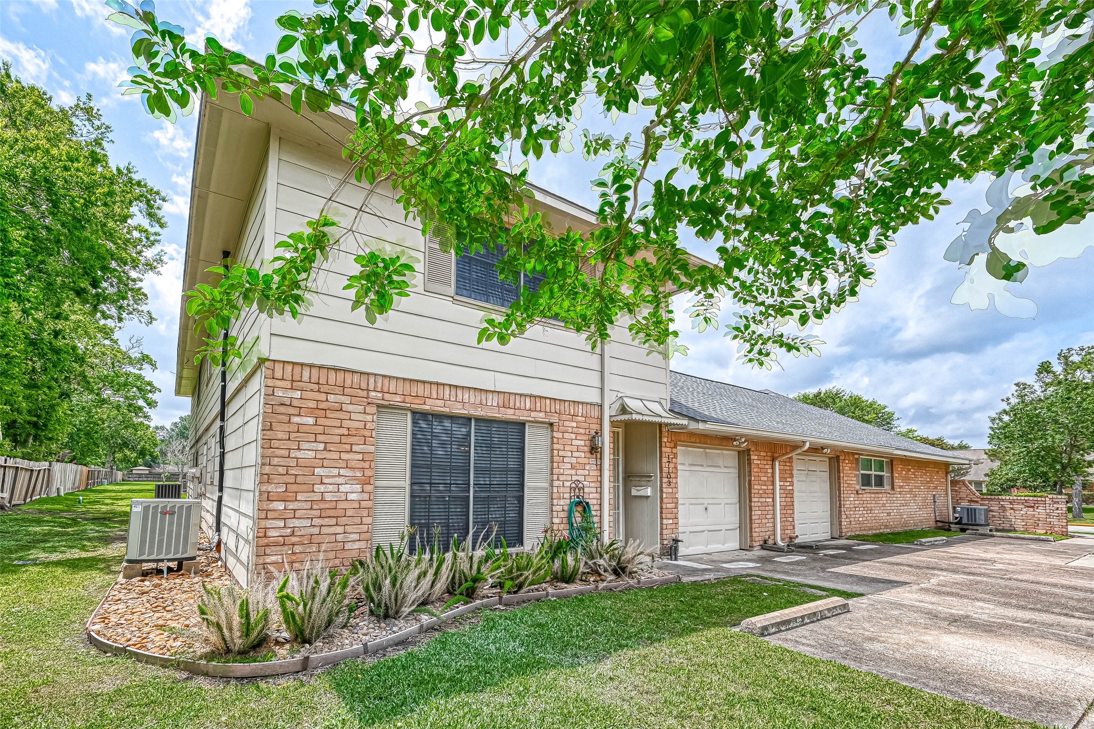 17103 Blackhawk Boulevard Friendswood TX 77546