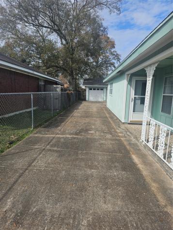 126 Boston Avenue Nederland TX 77627