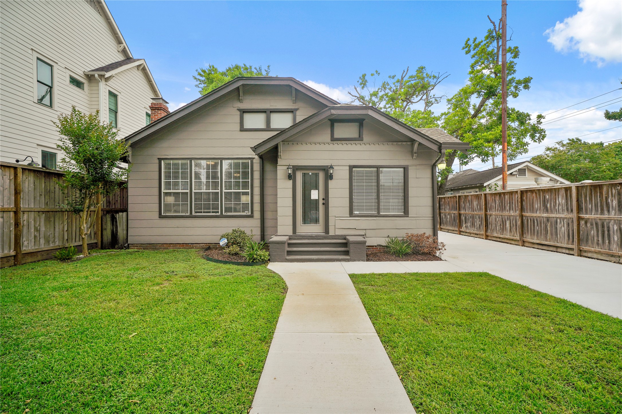 741 E 9th Street Houston TX 77007