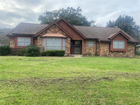 626 N Fowlkes Street Sealy TX 77474