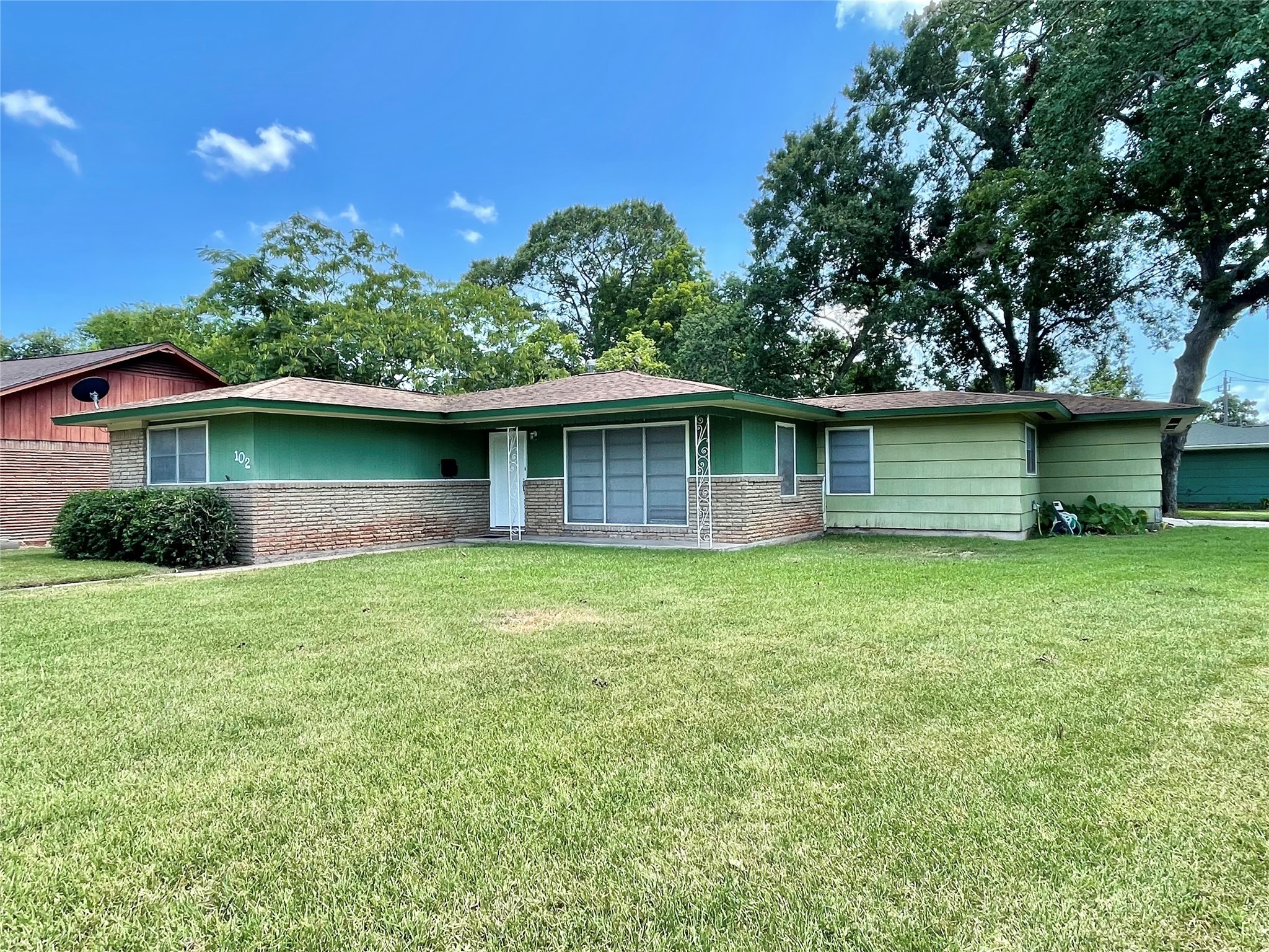 102 Carnation Street Lake Jackson TX 77566