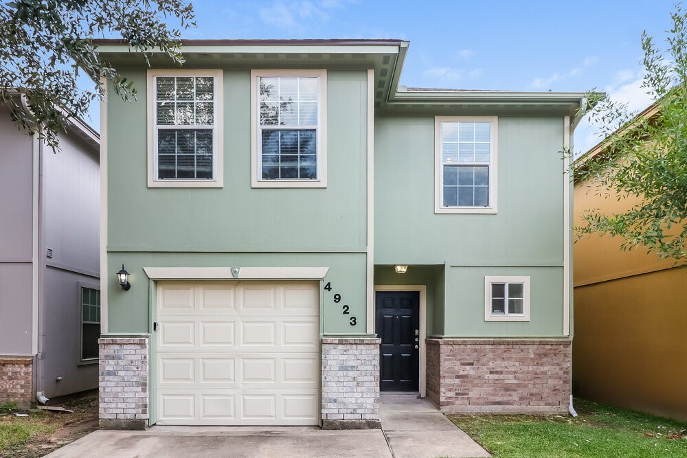 4923 N Cancun Drive Houston TX 77045