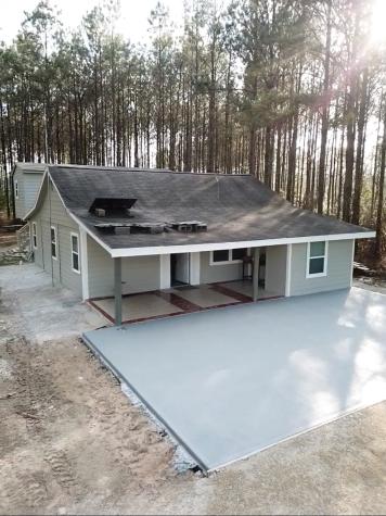 58 County Road 3560 Cleveland TX 77327