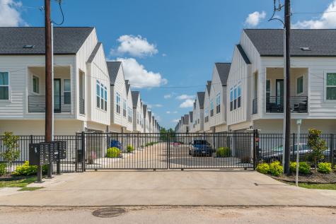 5715 White Magnolia Street Houston TX 77091