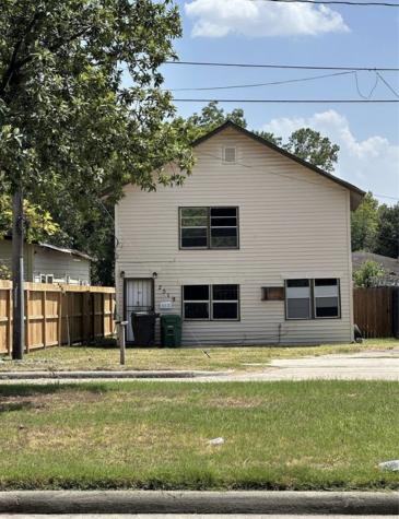 2019 S Victory Drive Houston TX 77088