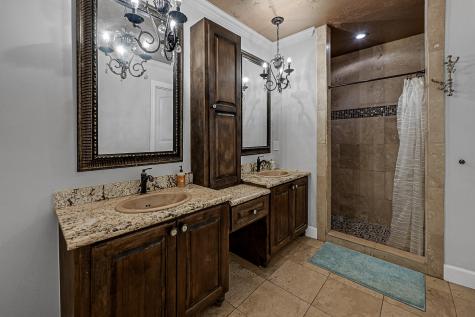4811 Falvey Street Houston TX 77017