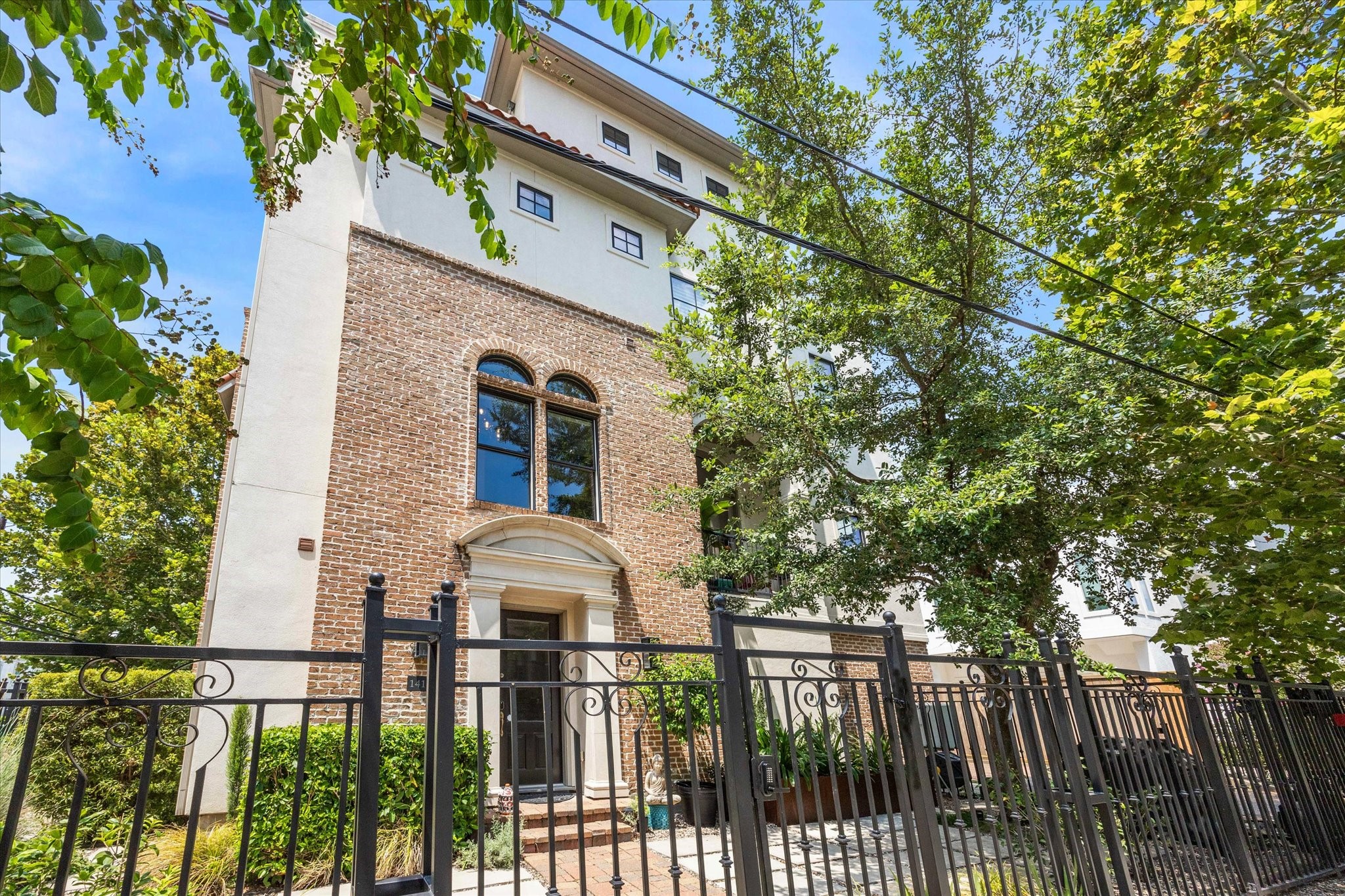 1419 Oakdale Street Houston TX 77004