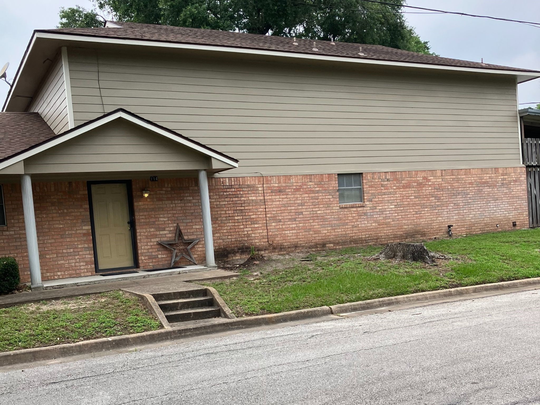 114 N Harris Street Bellville TX 77418