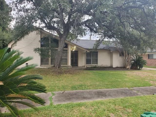 8527 Glenaire Street Houston TX 77061