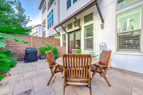 2715 Arabelle Grove Houston TX 77007