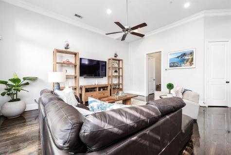 2715 Arabelle Grove Houston TX 77007