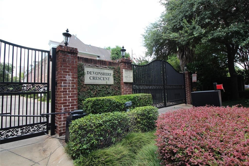 1816 Devonshire Crescent Drive Houston TX 77030