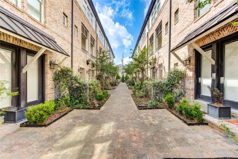 6050 Kansas Street Houston TX 77007