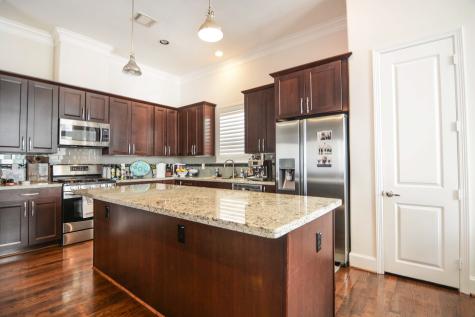 964 W 24th Street Houston TX 77008