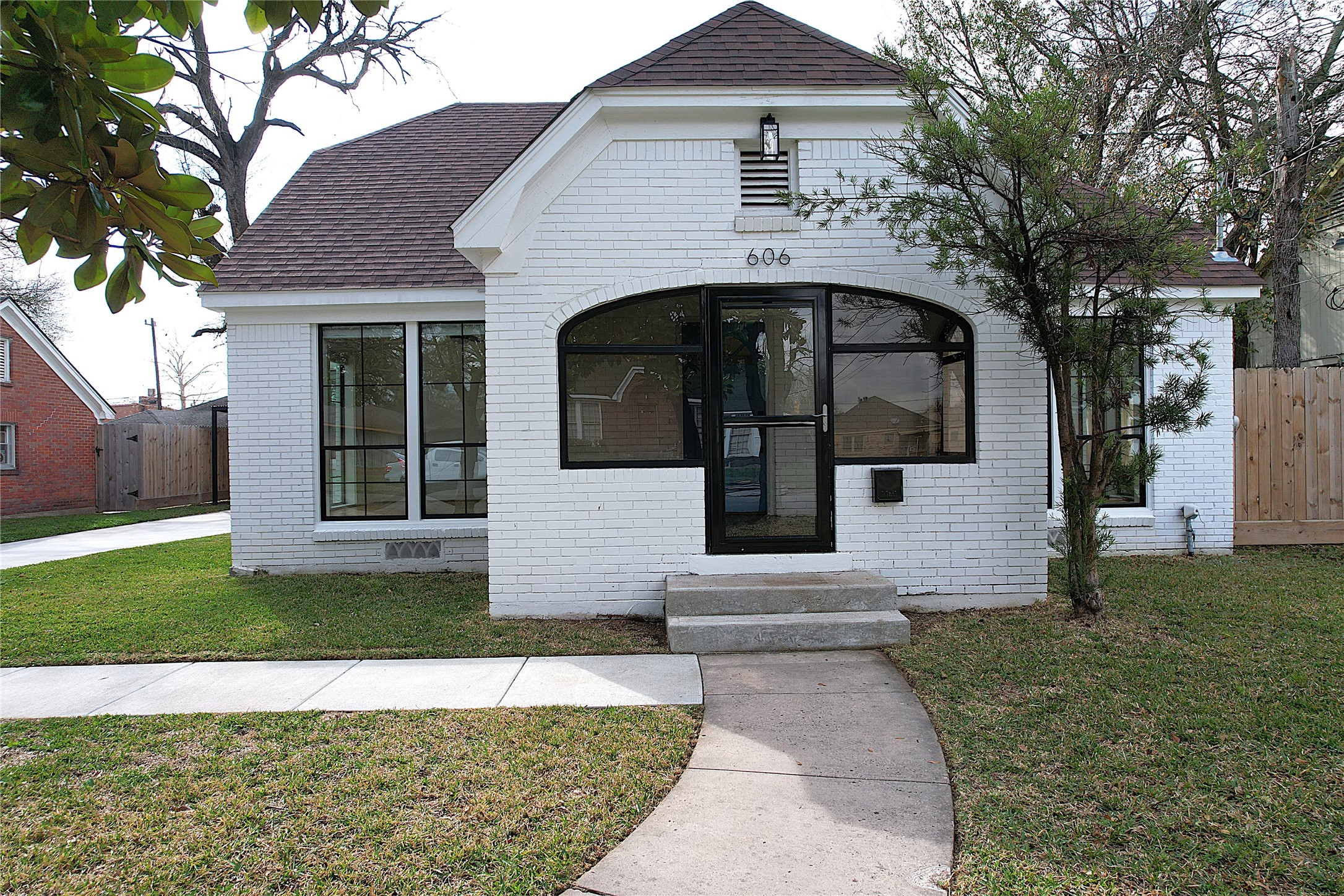 606 Canadian Street Houston TX 77009