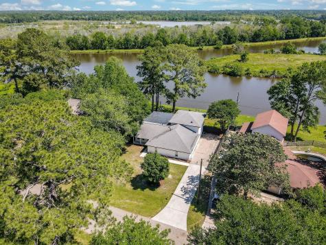621 Brook Hollow Drive Conroe TX 77385