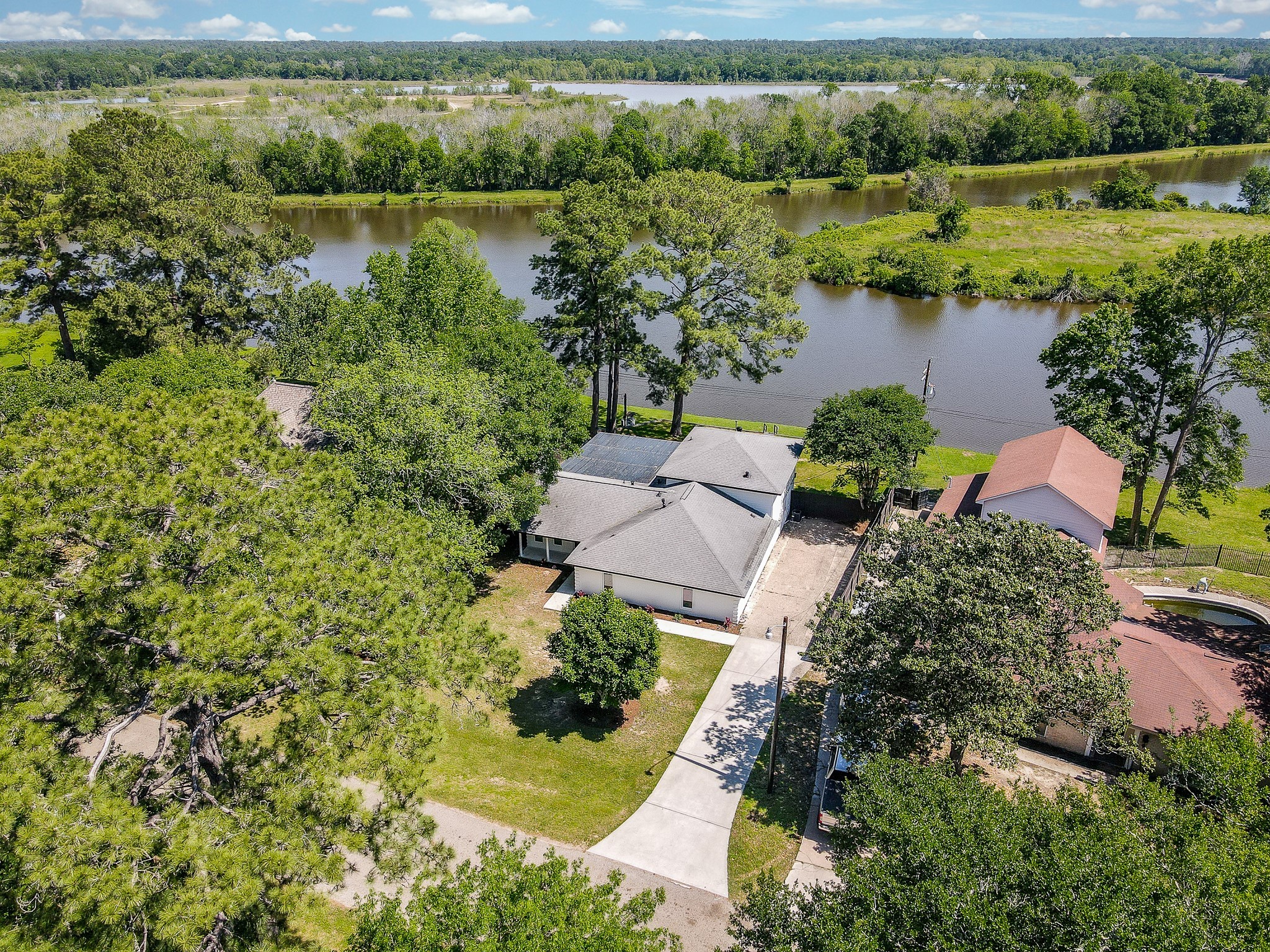 621 Brook Hollow Drive Conroe TX 77385