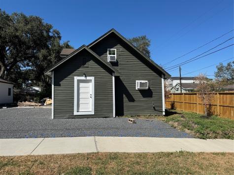 907 74th Street Houston TX 77011