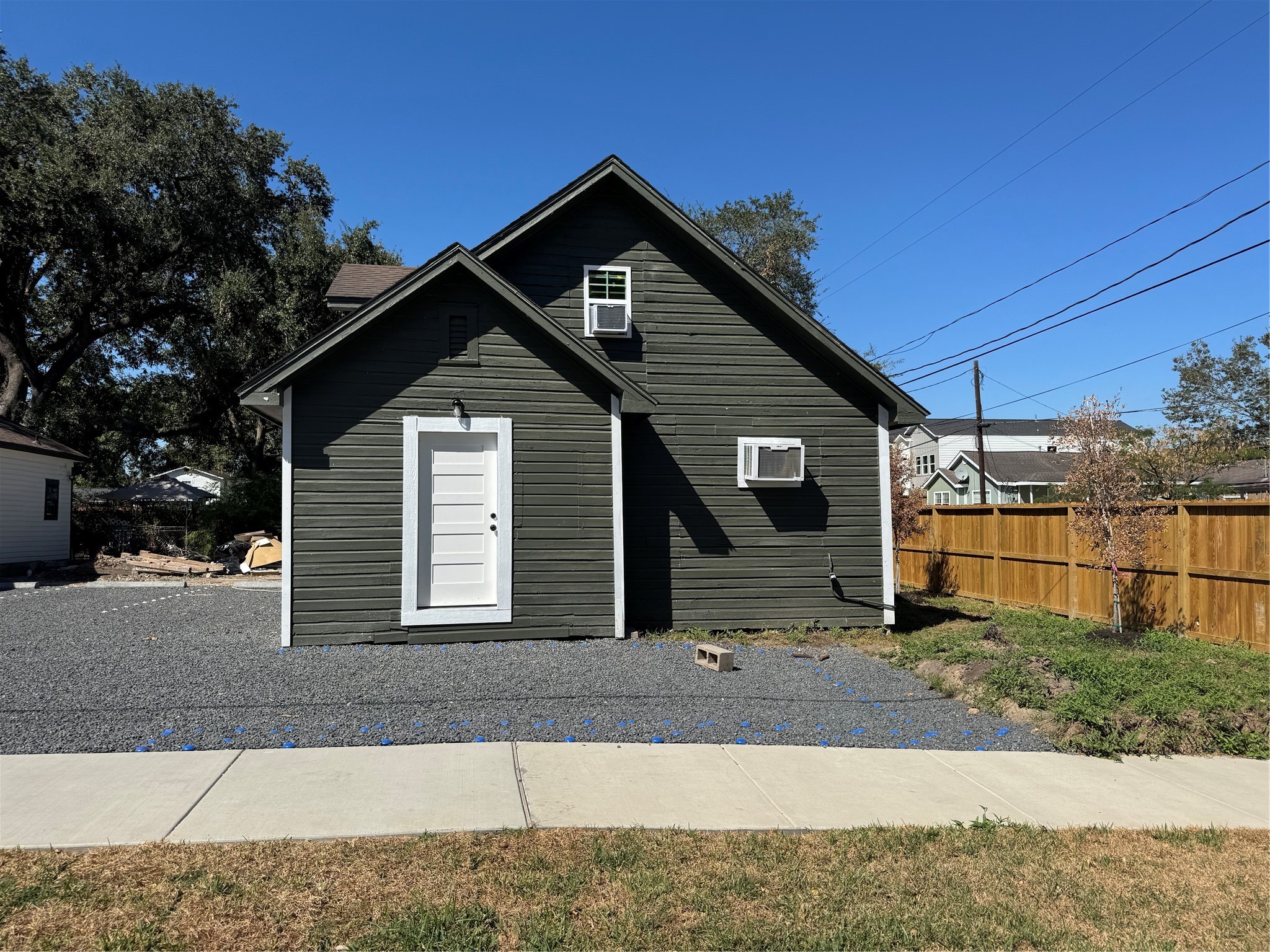 907 74th Street Houston TX 77011