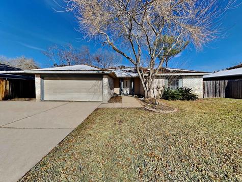 1611 Cypress Hollow Street Pearland TX 77581