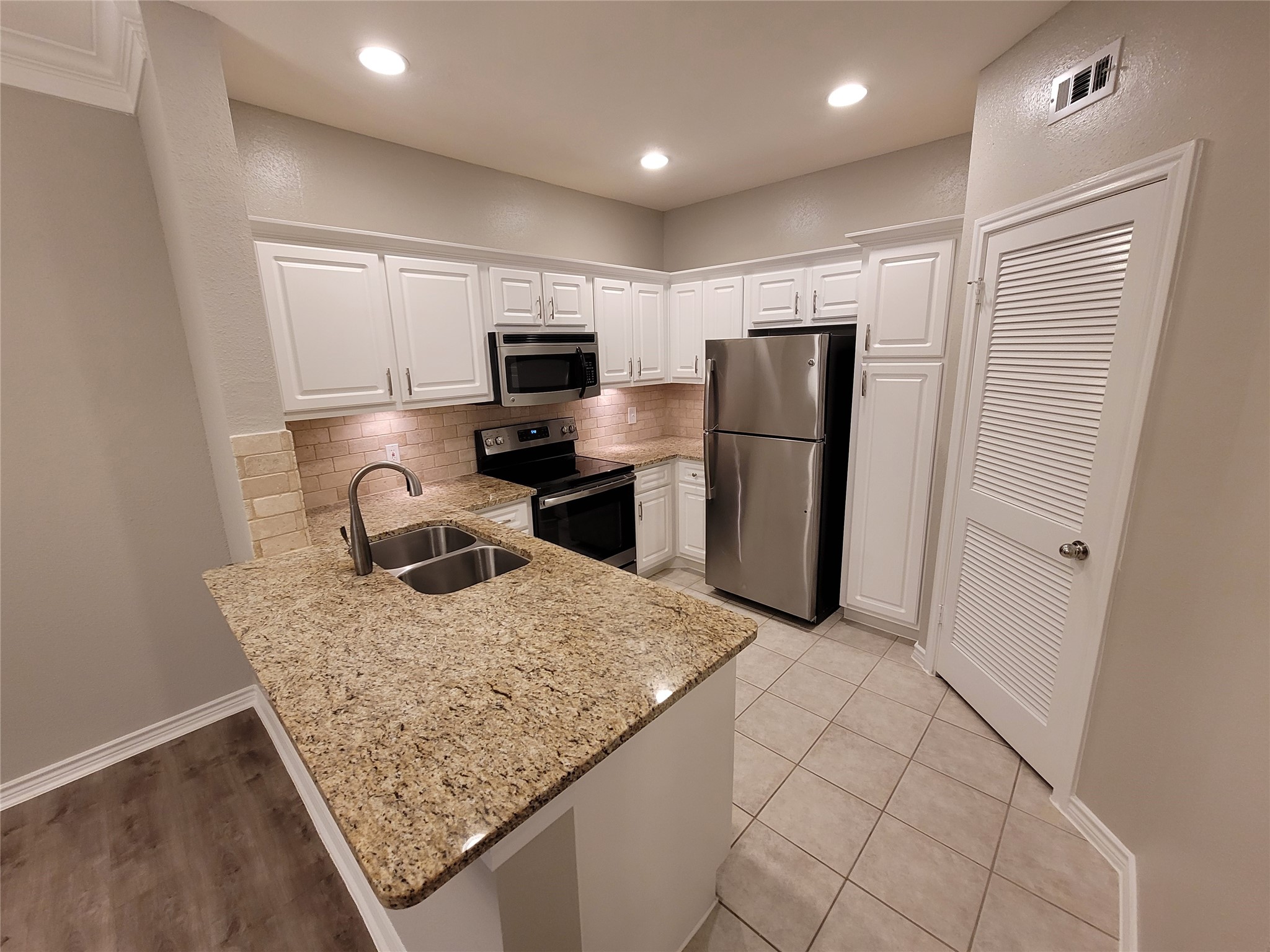 1919 Post Oak Park Drive 2207 Houston TX 77027