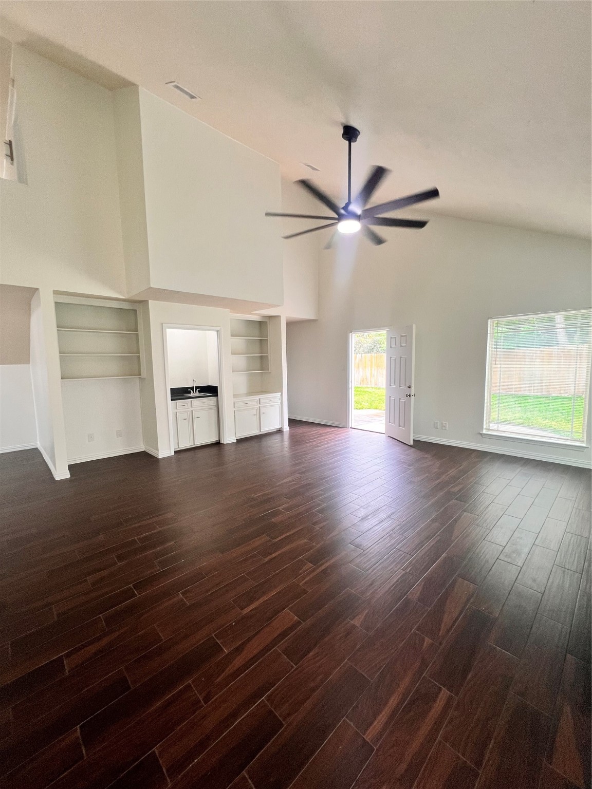 2835 Meadowcreek Drive Missouri City TX 77459