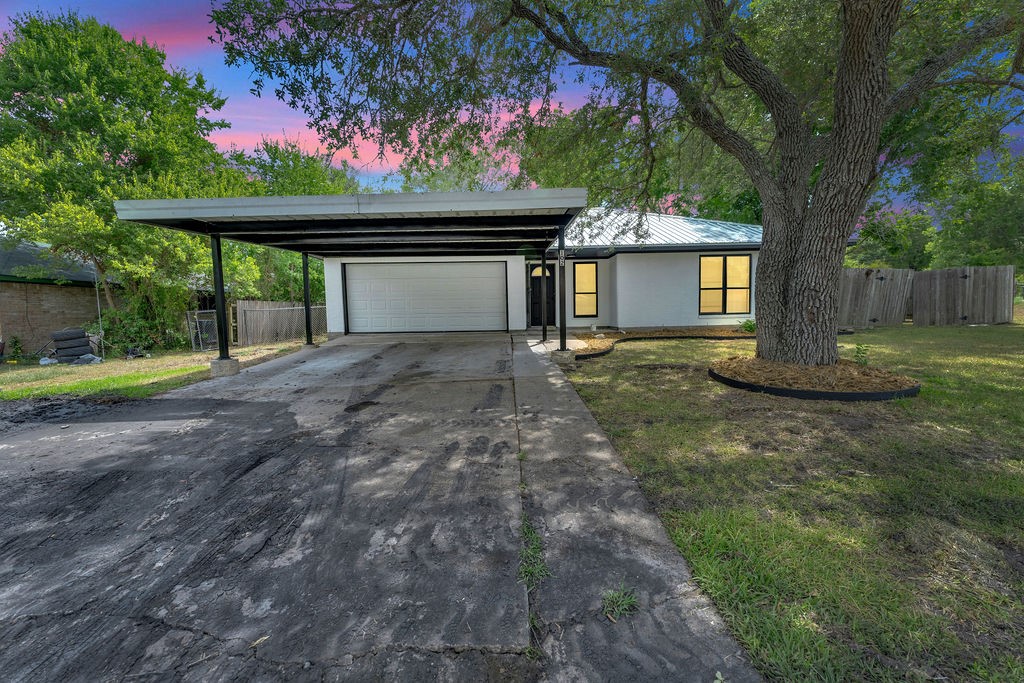 102 Leigh Anne Street Huntsville TX 77320