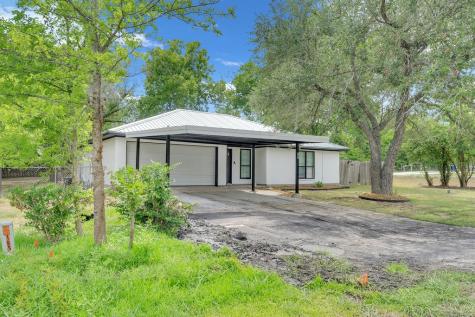102 Leigh Anne Street Huntsville TX 77320