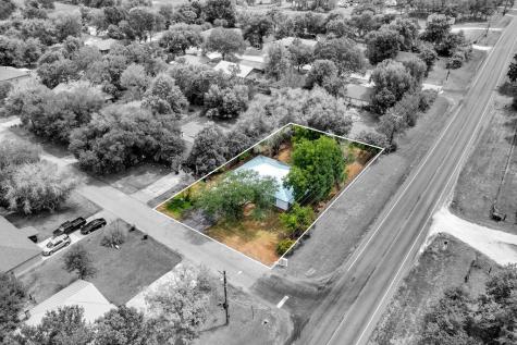 102 Leigh Anne Street Huntsville TX 77320