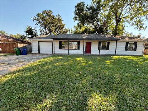 525 Catalpa Street Angleton TX 77515