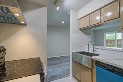 3300 Pebblebrook Drive 15 Seabrook TX 77586