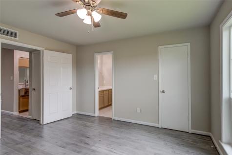 3300 Pebblebrook Drive 15 Seabrook TX 77586