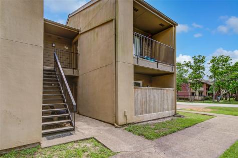 3300 Pebblebrook Drive 15 Seabrook TX 77586