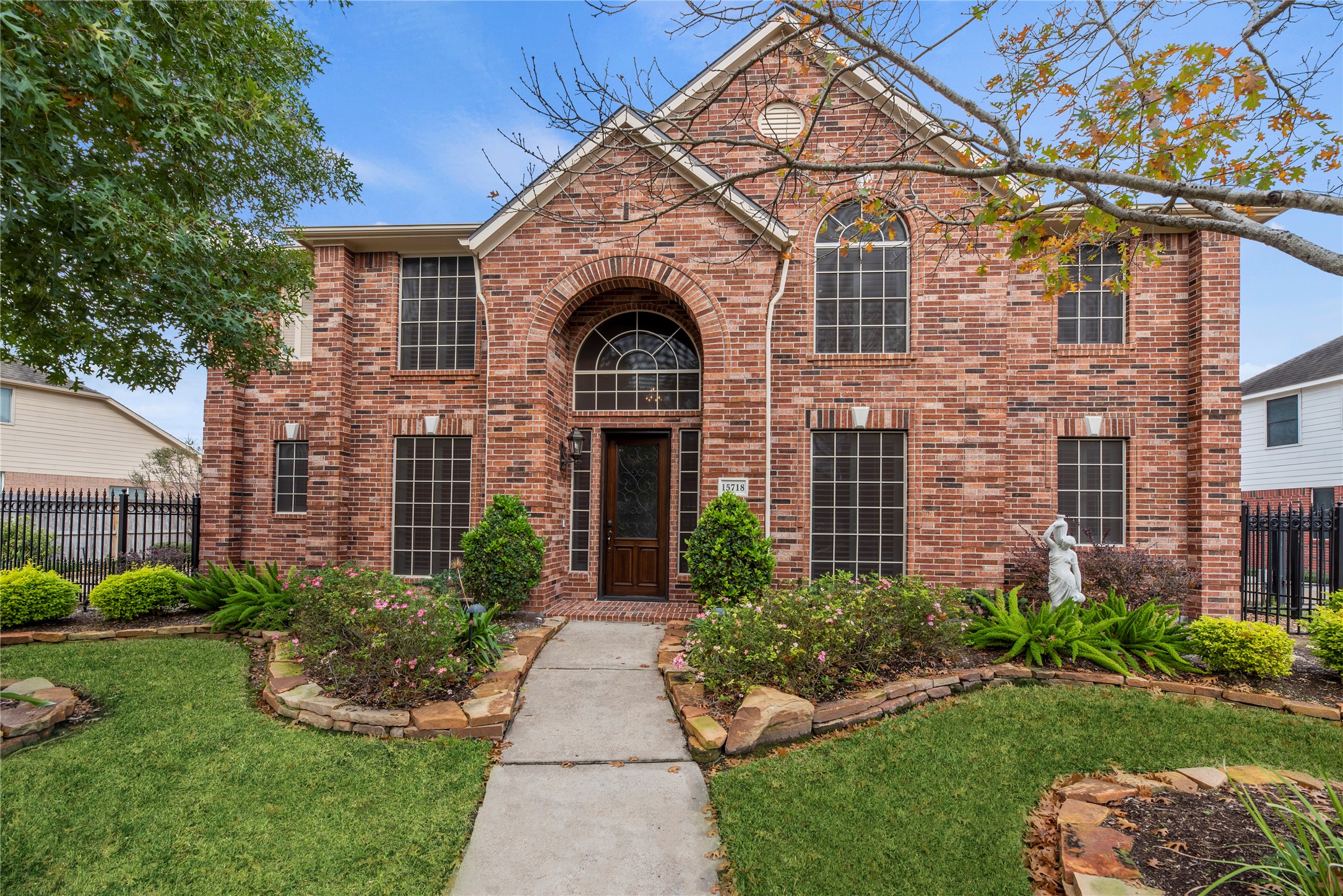 15718 Sweetrose Place Houston TX 77095