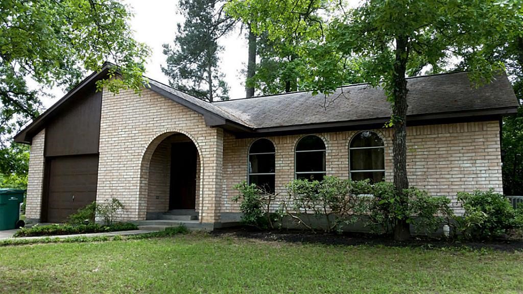 240 N Forest Drive Willis TX 77378