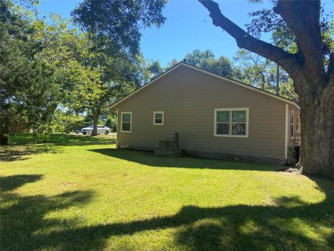 540 Magnolia Street Clute TX 77531