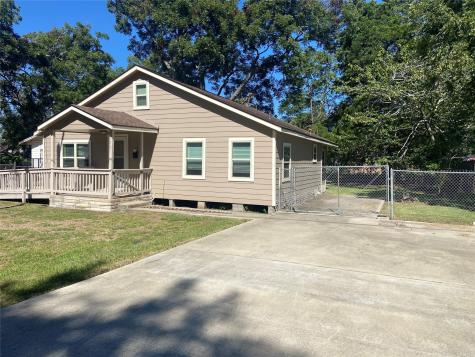 540 Magnolia Street Clute TX 77531