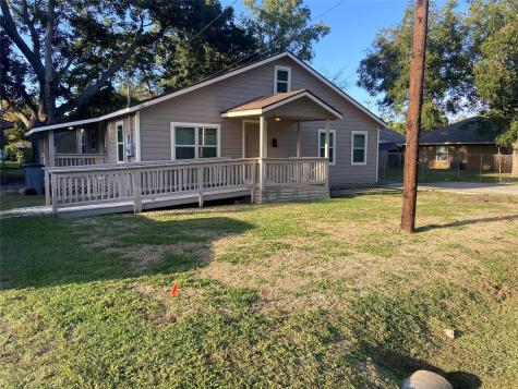 540 Magnolia Street Clute TX 77531