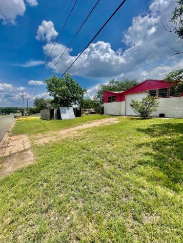1010 N Bessemer Avenue Llano TX 78643
